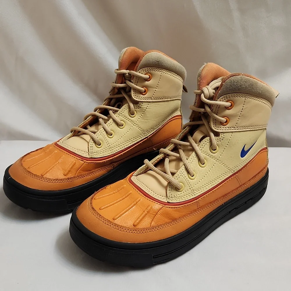 Nike ACG Woodside 2 High-top Orange Tan Lace-up Boots (Big Kids Size 4Y)